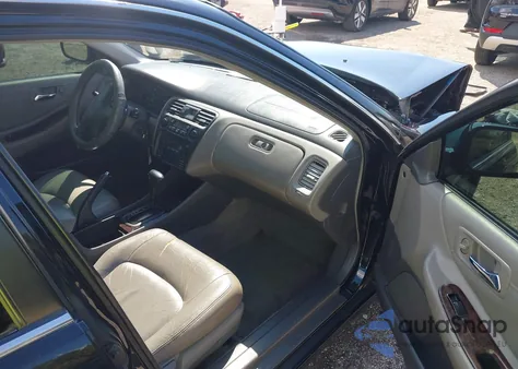 2000 Honda Accord 3.0 Ex from USA, damaged, VIN 1HGCG1656YA084334